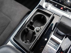 Audi Q8 thumbnail