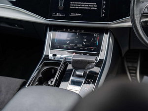 Audi Q8 thumbnail