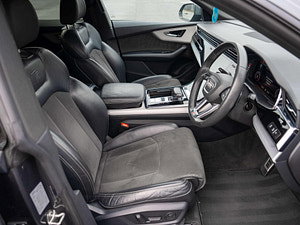 Audi Q8 thumbnail