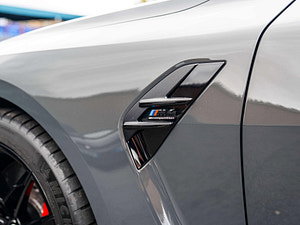 BMW M4 thumbnail