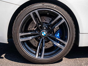 BMW M4 thumbnail
