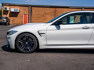 BMW M4 thumbnail