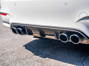 BMW M4 thumbnail