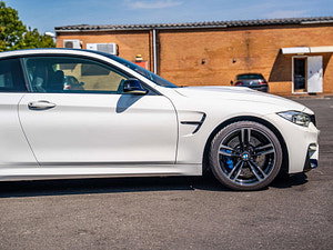 BMW M4 thumbnail