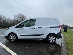 Ford Transit Courier thumbnail