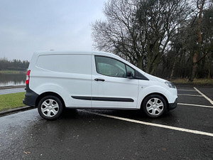 Ford Transit Courier thumbnail