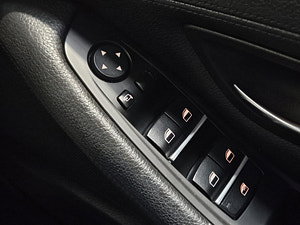 BMW 5 Series thumbnail