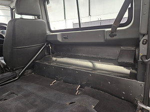 Land Rover Defender 90 thumbnail