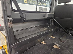 Land Rover Defender 90 thumbnail