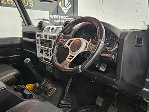 Land Rover Defender 90 thumbnail