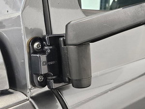Land Rover Defender 90 thumbnail