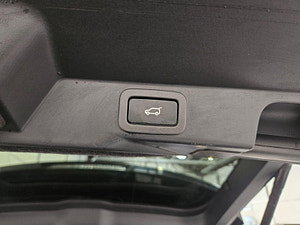 Land Rover Range Rover Sport thumbnail