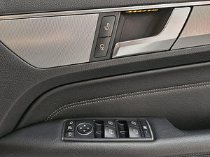 Mercedes-Benz E Class thumbnail