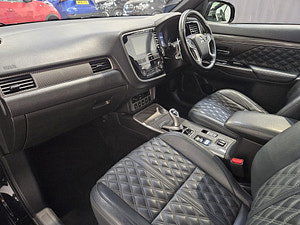 Mitsubishi Outlander thumbnail