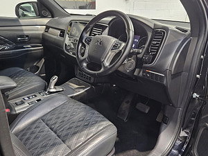Mitsubishi Outlander thumbnail