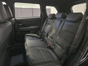 Mitsubishi Outlander thumbnail