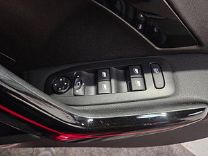 Peugeot 2008 thumbnail