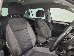 Volkswagen Tiguan thumbnail