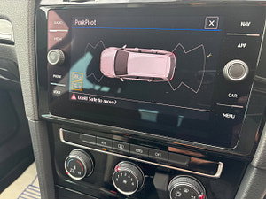 Volkswagen Golf thumbnail