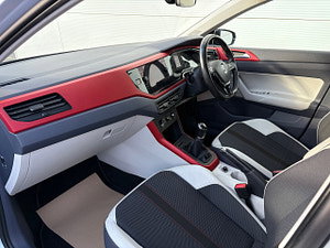 Volkswagen Polo thumbnail