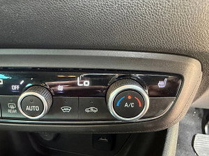 Vauxhall Crossland X thumbnail