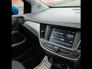 Vauxhall Crossland X thumbnail