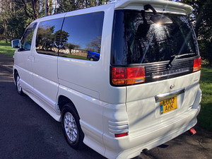 Nissan Elgrand thumbnail