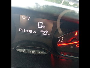 Peugeot 208 thumbnail