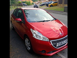 Peugeot 208 thumbnail
