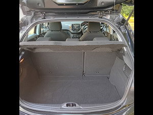 Peugeot 208 thumbnail