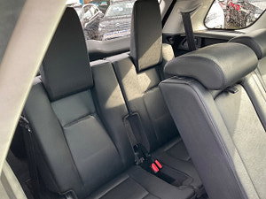 Land Rover Discovery Sport thumbnail