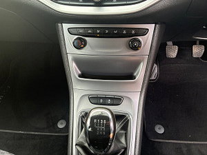 Vauxhall Astra thumbnail