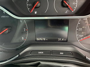 Vauxhall Crossland X thumbnail