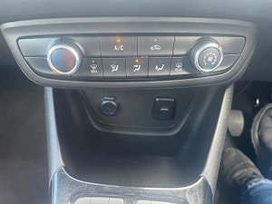 Vauxhall Crossland X thumbnail
