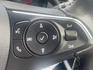 Vauxhall Crossland X thumbnail