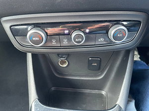 Vauxhall Crossland X thumbnail