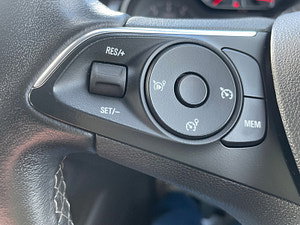Vauxhall Crossland X thumbnail
