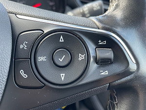 Vauxhall Crossland X thumbnail