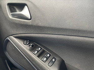 Vauxhall Crossland X thumbnail