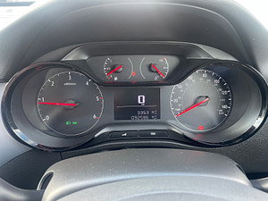 Vauxhall Crossland X thumbnail