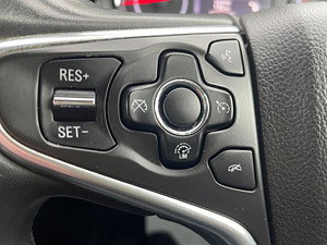 Vauxhall Insignia thumbnail