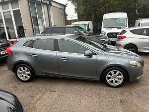 Volvo V40 thumbnail