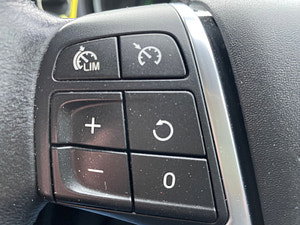 Volvo V40 thumbnail