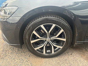 Volkswagen Passat thumbnail