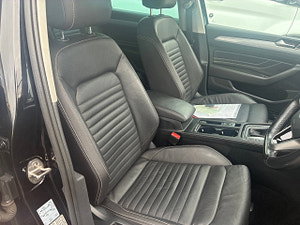 Volkswagen Passat thumbnail
