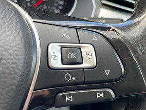 Volkswagen Passat thumbnail