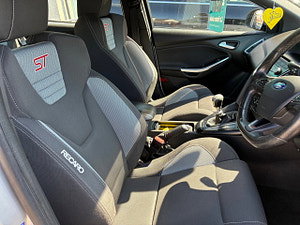 Ford Focus thumbnail