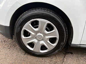 Ford Transit Courier thumbnail