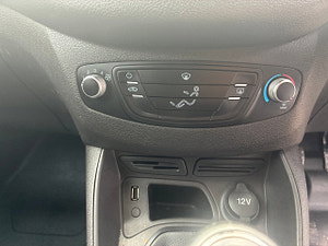 Ford Transit Courier thumbnail