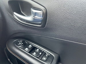 Jeep Compass thumbnail